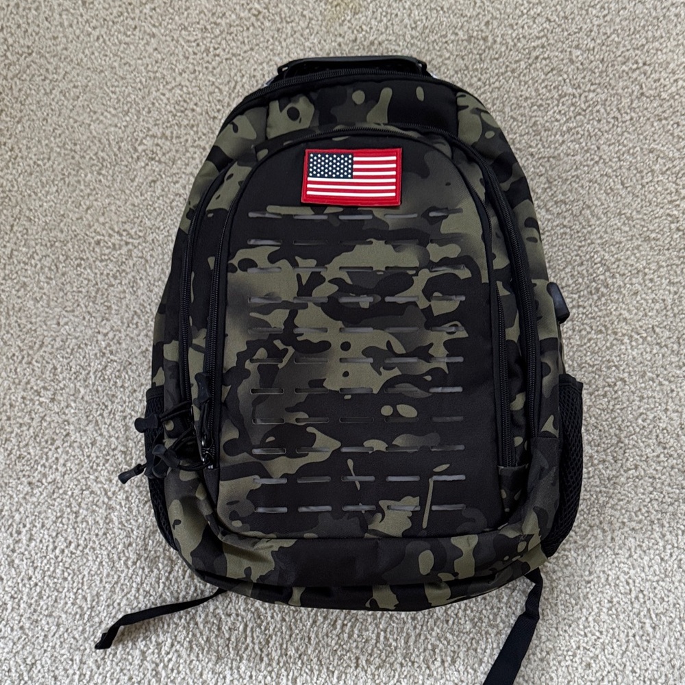 Qimailer Heavy Duty Camouflage Backpack with Flag Patch Durable Waterproof Bag